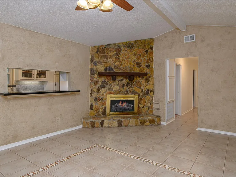 4110 Garden Springs Dr — Photo 4