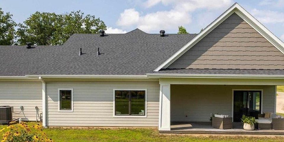 1st image of 1577 Bluff Hollow Trl