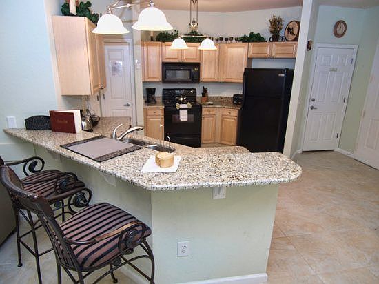 TR3C601-Kitchen-and-Breakfast-Bar