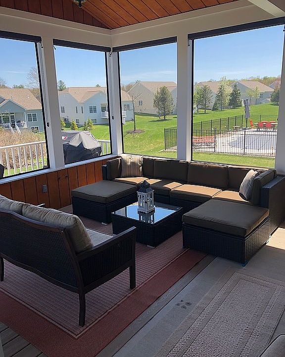 1st image of 14 Glen Meadow Dr