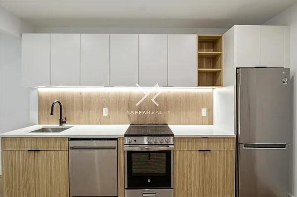 Rented by Yaffa Realty LLC | media 10