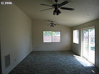 Hugh Entertainment rm