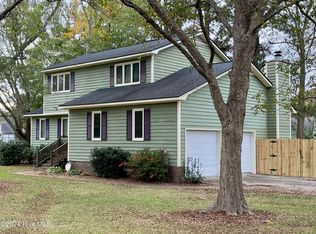 907 Fields Rd, New Bern, NC 28560