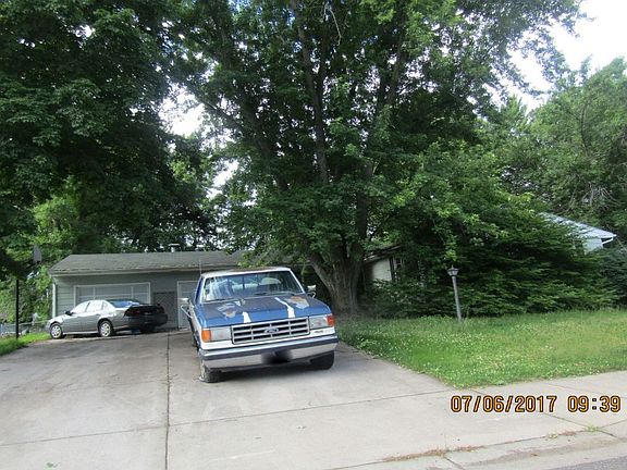 2nd image of 421 5th Ave NW