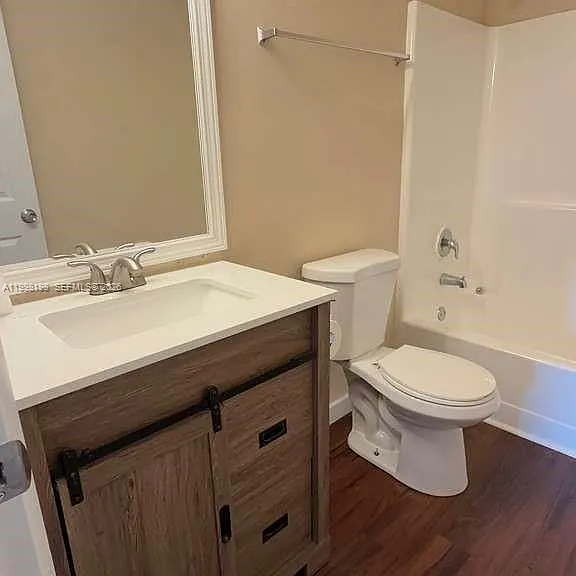 8011 Southgate Blvd #L8 — Photo 8