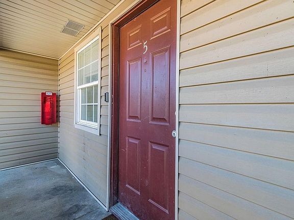 5th image of 2106 N Garland Ave