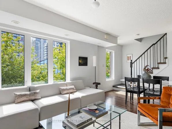 7 Foundry Ave #227, Toronto, ON M6H 0B7