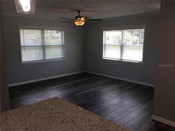 4th image of 3720 Overlook Dr NE