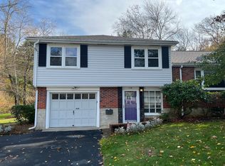 110 Country Ln, Westwood, MA 02090