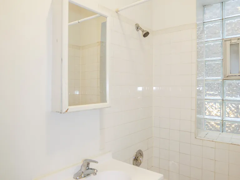 6913 N Lakewood Ave #403 — Photo 5