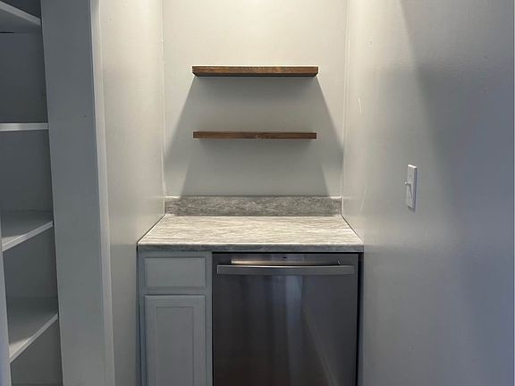 2nd image of 4342 New St #50