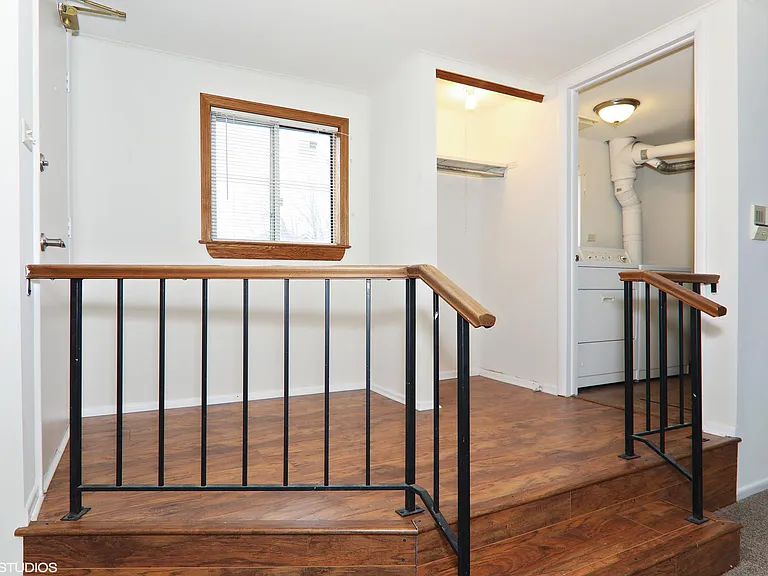 337 Springlake Ln #D — Photo 3