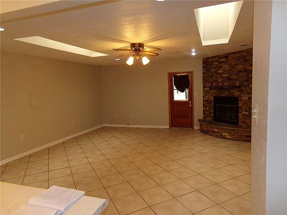 3rd image of 1105 Mill River Dr