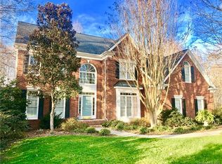 1114 Holly Ridge Dr, Matthews, NC 28105