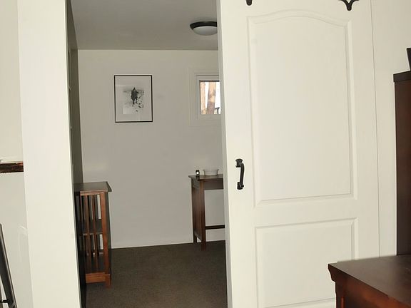 5th image of 118 N West St