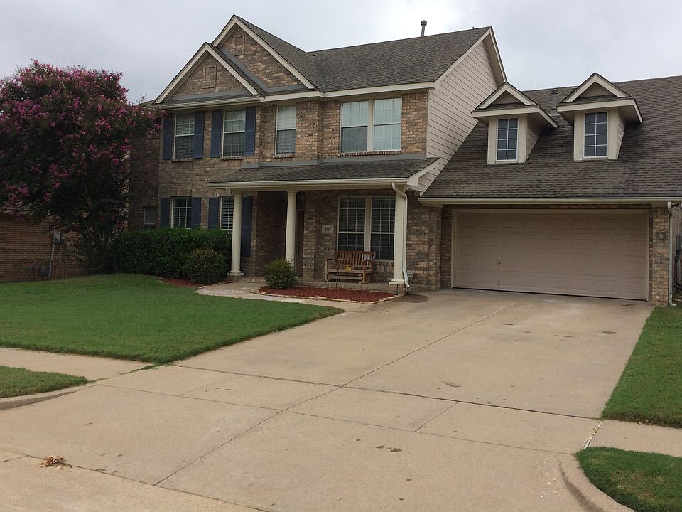 2nd image of 2957 Lakeview Cir