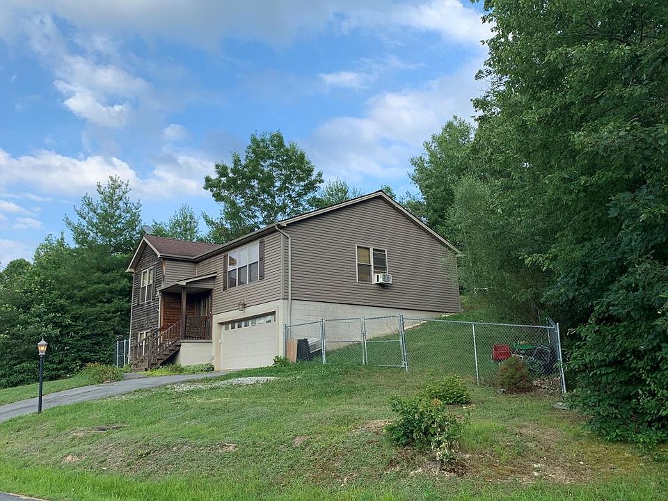 1st image of 179 Orchard Wood Dr