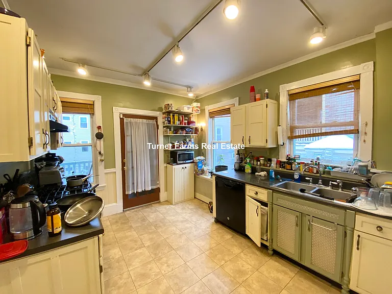 12 Oswald St #2A — Photo 26