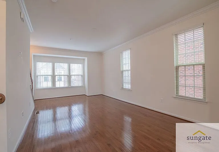 1724 Lantern Mews — Photo 9