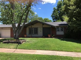 4 Edinburg Ct, Florissant, MO