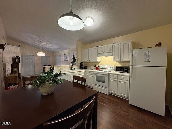 5th image of 405 Homestead Park Dr
