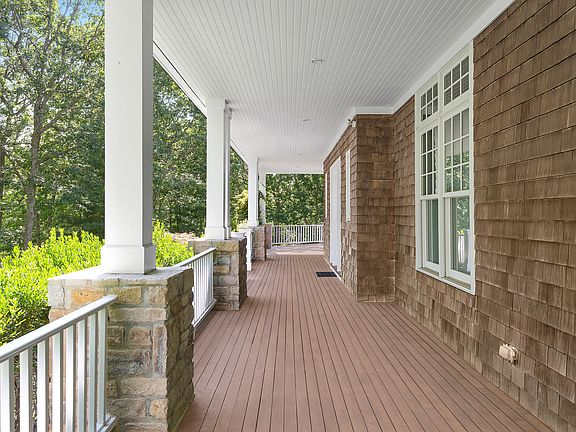 4th image of 3 W Hills Ct