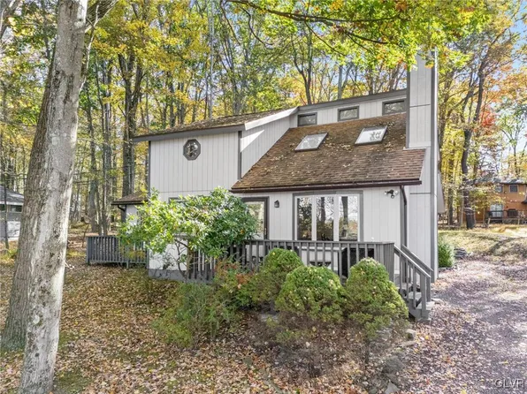 124 Lc Larson Dr, Pocono Lake, PA 18347