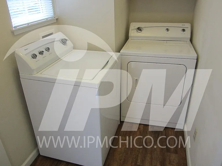 618 W 9th St — Photo 10