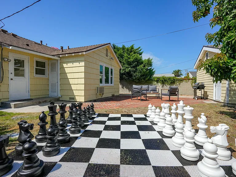 2307 W Verdugo Ave — Photo 25