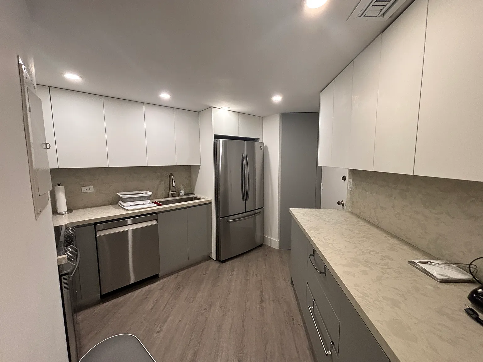 2 bed, 990 sqft, $3,500 — Photo 1