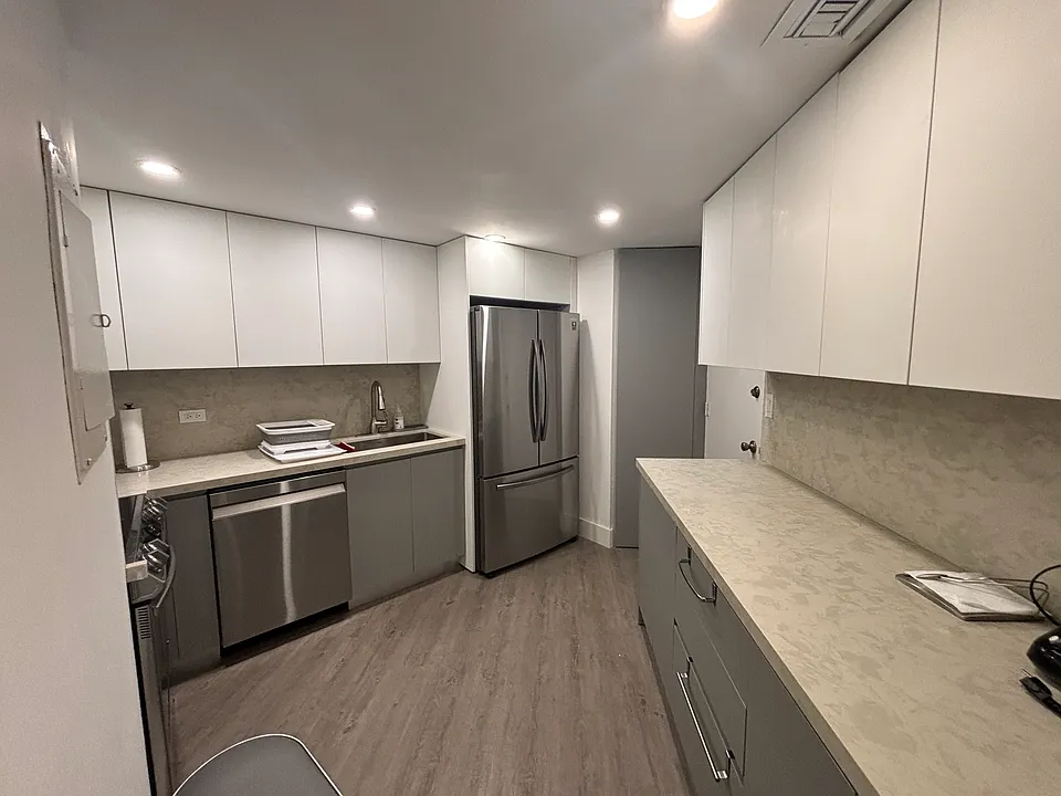 905 Brickell Bay Dr #1124