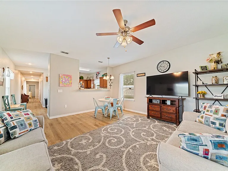 1109 W Nelson Ave — Photo 5