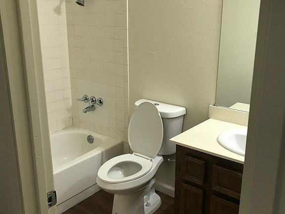 4th image of 324 Layland Dr