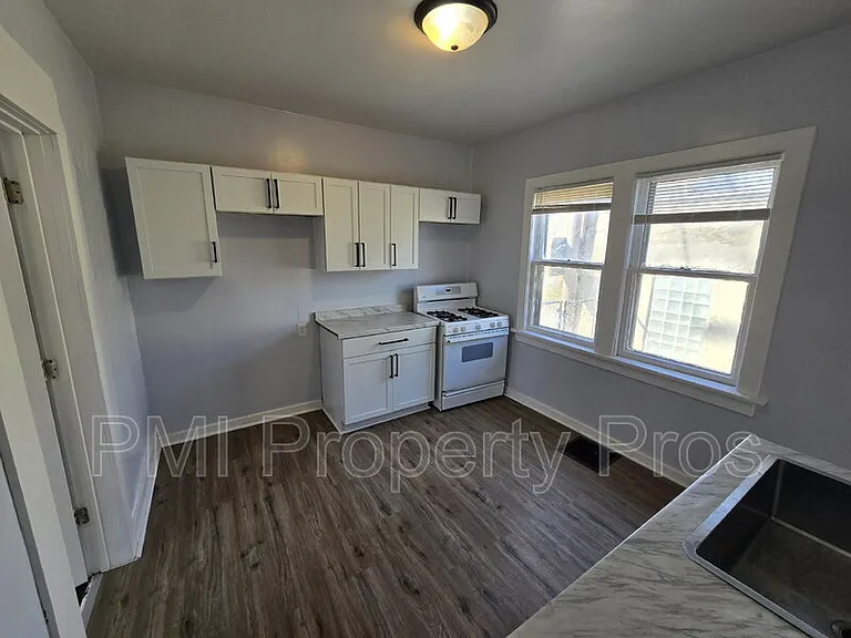 2509A N Buffum St — Photo 13