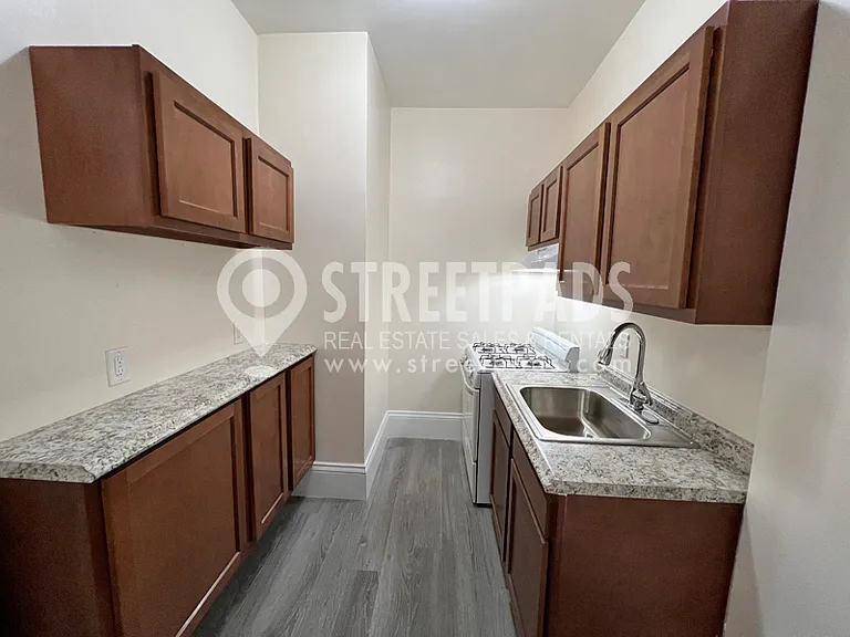 2 Ware St #303 — Photo 2