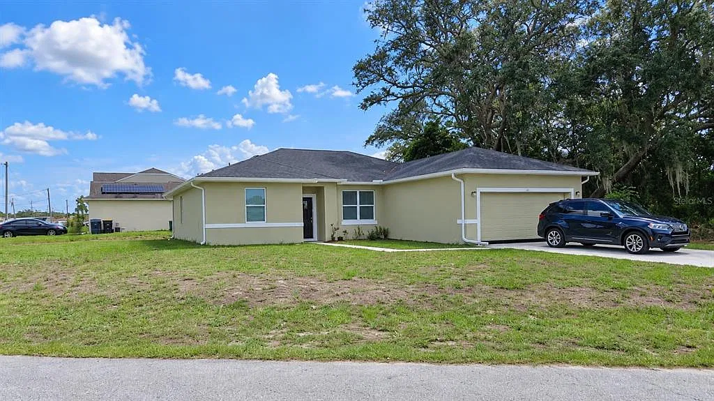 4 bed, 2.0 bath, 1825 sqft, $1,800 — Photo 1