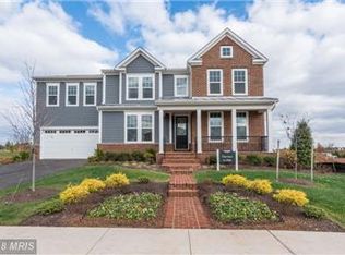 906 Athena Dr SE, Leesburg, VA 20175