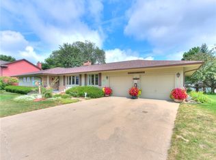 1515 W Washington St, Winterset, IA 50273