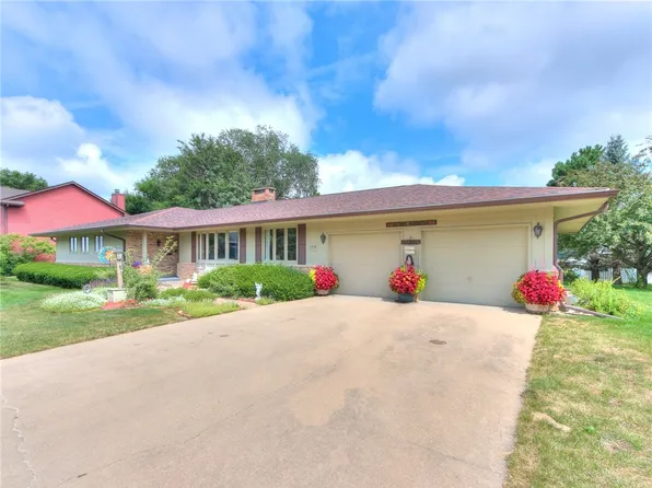 1515 W Washington St, Winterset, IA 50273