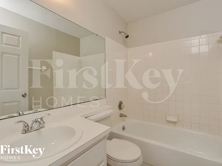 3414 Cove Ct W — Photo 10