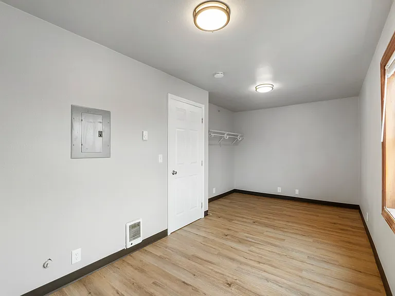 Garfield Street Apartments — Photo 13