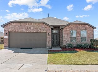 531 Harbor Dr, Azle, TX 76020