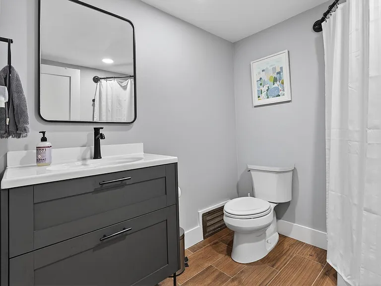 926 Park Ave — Photo 35