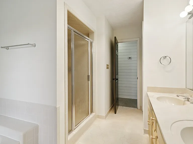 3517 Mott Ln — Photo 48
