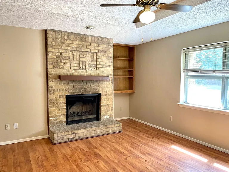 8710 California Dr — Photo 4