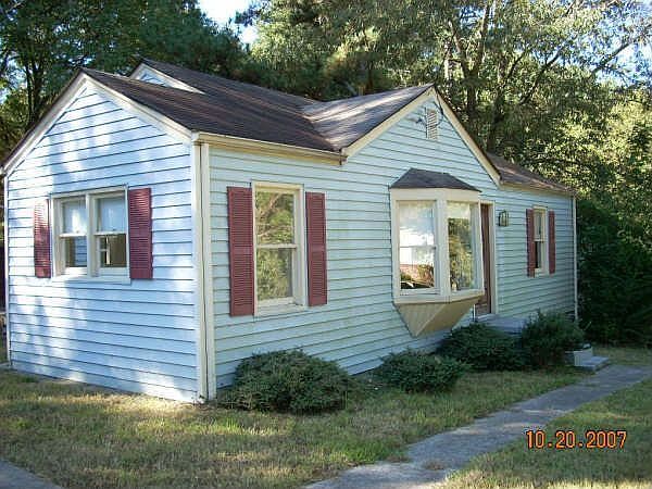 1st image of 194 Hicks Dr SE
