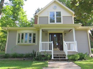 520 Jefferson St, Ingleside, IL 60041