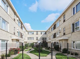 5850 W 55th St APT 1E, Chicago, IL 60638