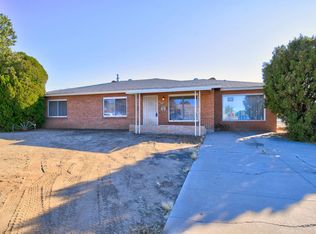 8402 Candelaria Rd NE, Albuquerque, NM 87112