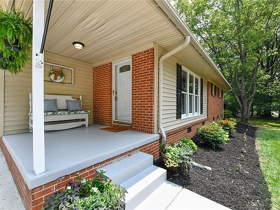 4th image of 3004 Shamrock Dr